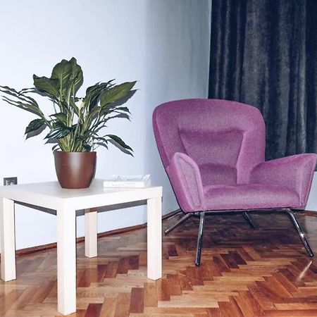 ☆Modern High Ceiling Apartment - Heart Of The City Oradea Eksteriør bilde
