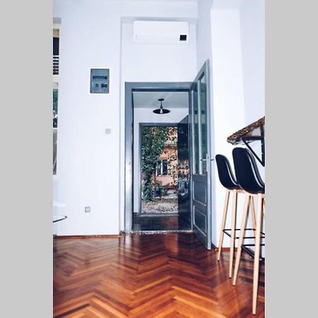 ☆Modern High Ceiling Apartment - Heart Of The City Oradea Eksteriør bilde