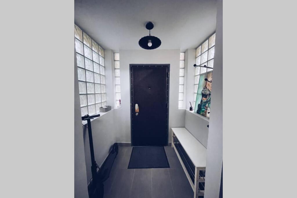 ☆Modern High Ceiling Apartment - Heart Of The City Oradea Eksteriør bilde
