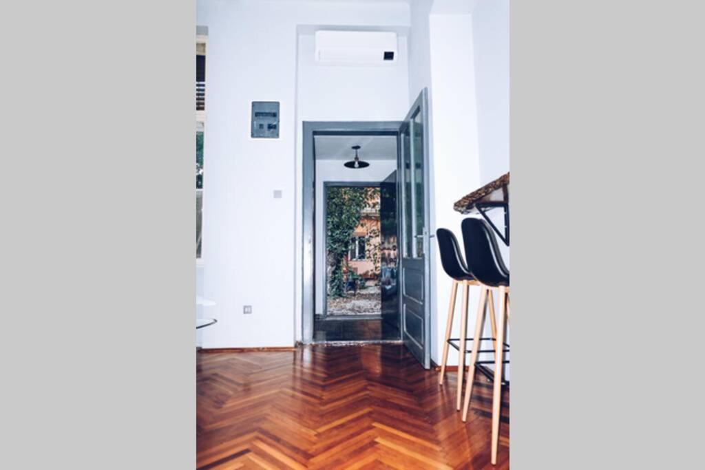 ☆Modern High Ceiling Apartment - Heart Of The City Oradea Eksteriør bilde